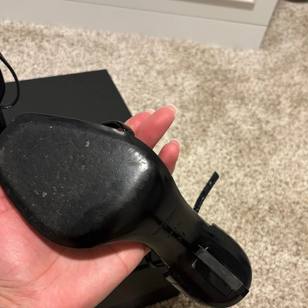 Saint Laurent Glossy Black Heels - Picture 4 of 4